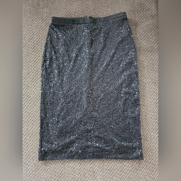 Bebe Skirt Women Sz 8 Black Sparkly Sequins Cocktail Midi Slit Back Summer - Picture 3 of 13